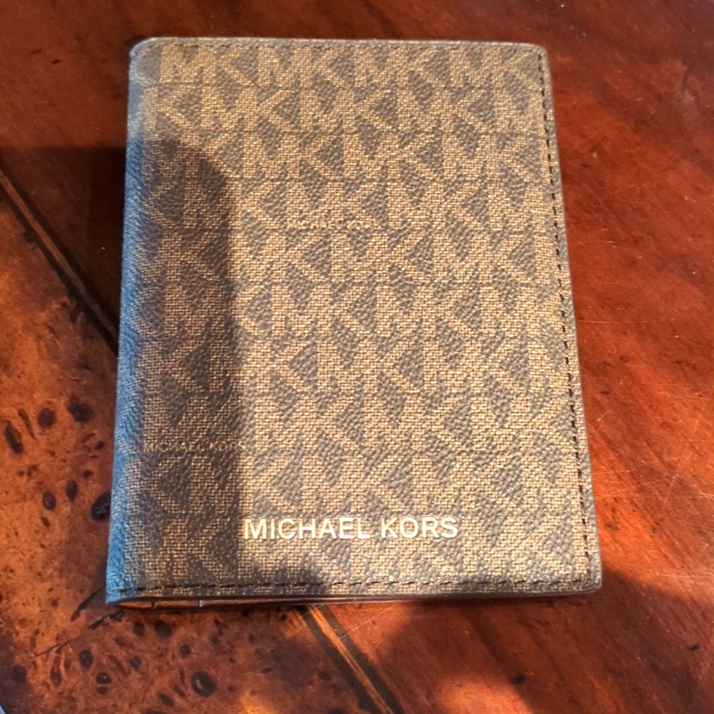 MK Passport wallet